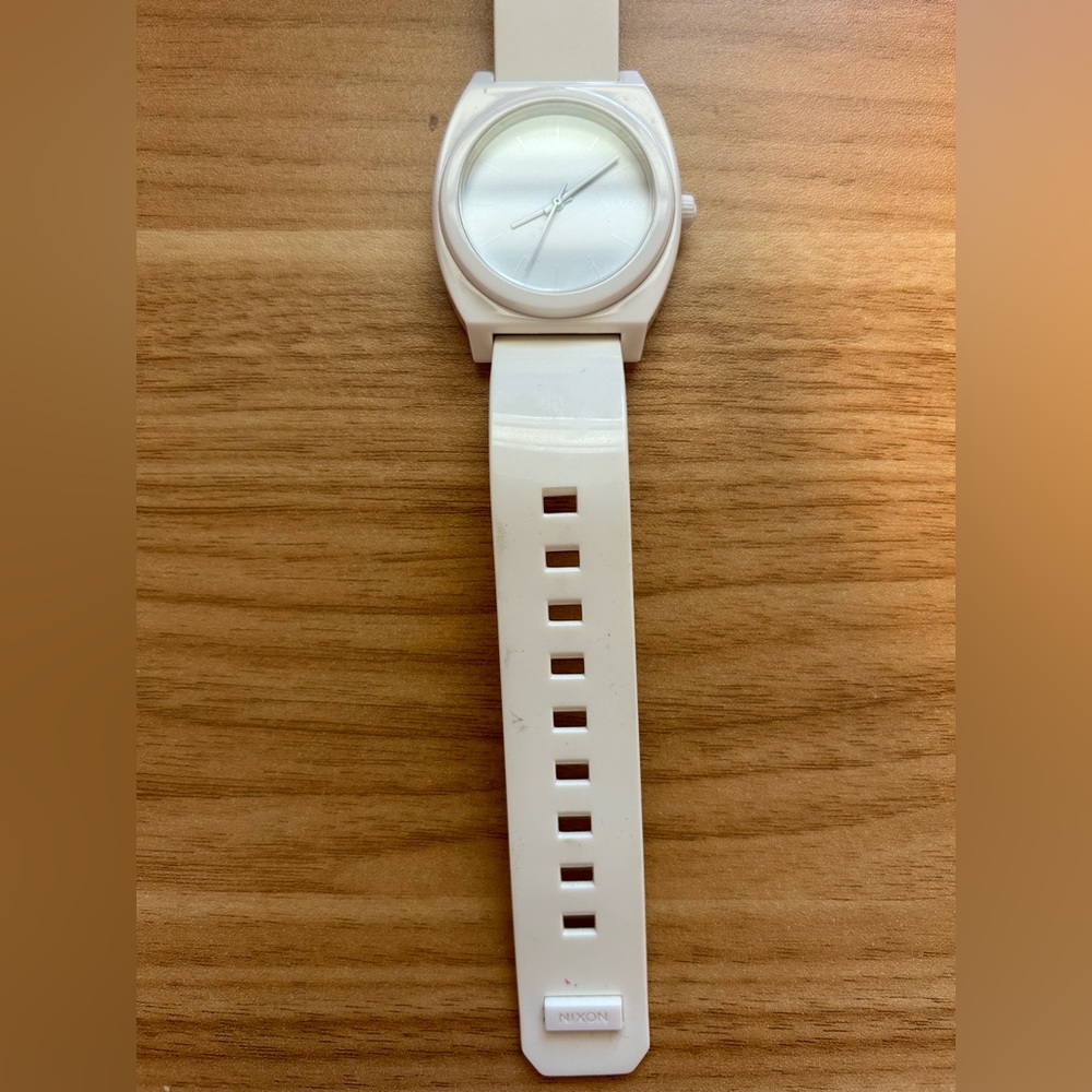 Nixon “The Minimal” White Watch - Picture 3 of 4